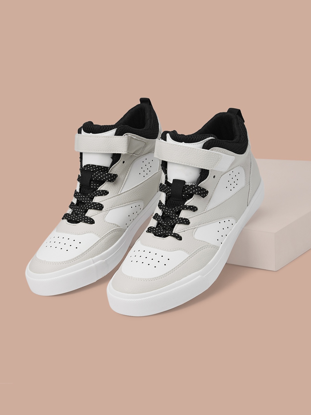 

Ajile by Pantaloons Men Colourblocked High-Top Sneakers, White