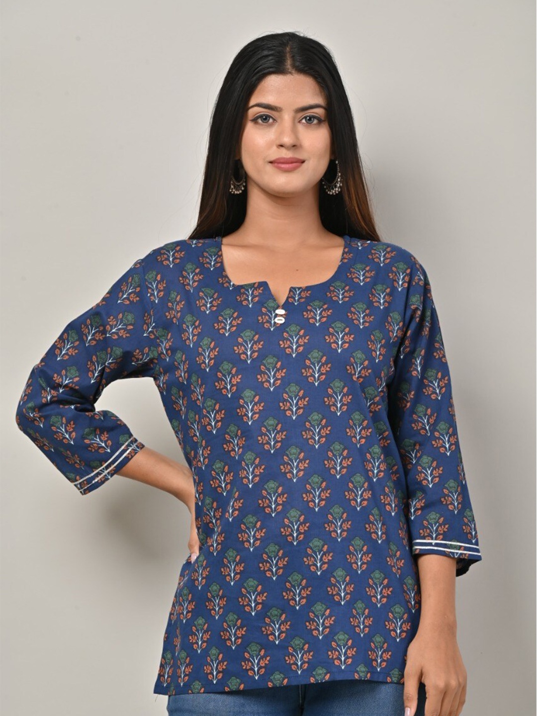 

Swasti Floral Printed Pure Cotton Kurti, Blue