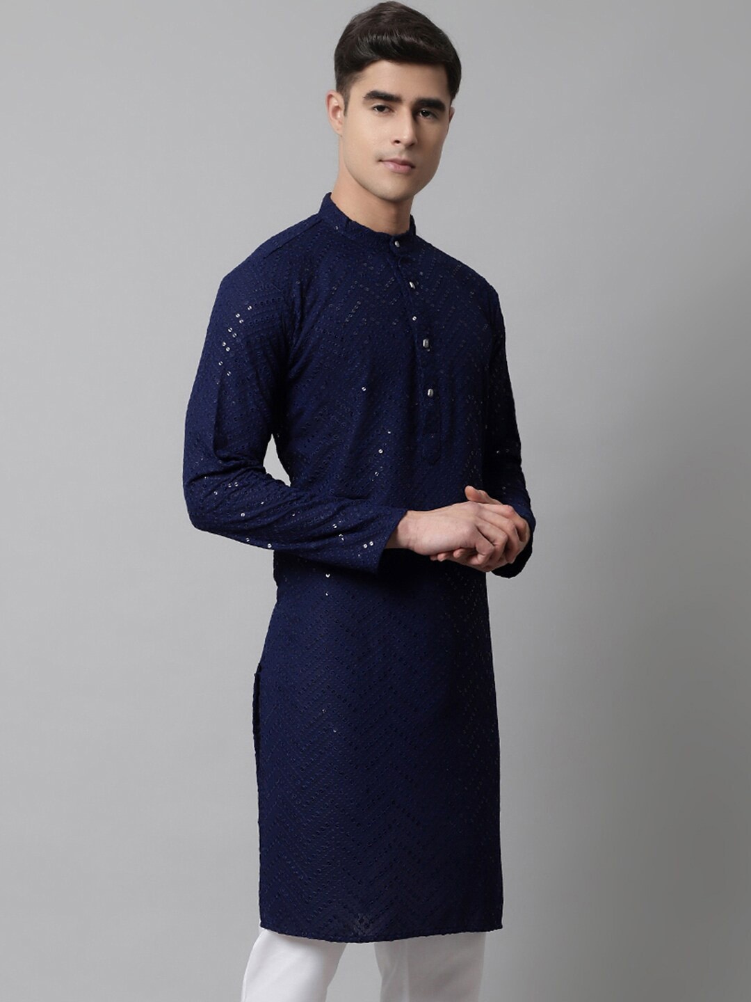 

Jompers Men Embellished Indigo Pure Cotton Kurta, Navy blue