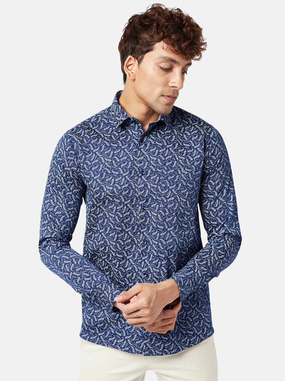 

BYFORD by Pantaloons Men Cotton Slim Fit Floral Printed Casual Shirt, Navy blue