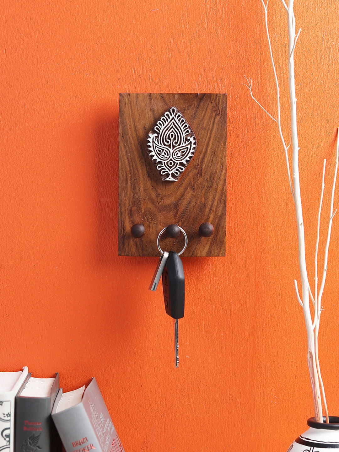 

VarEesha Brown Handpainted Wooden Block Key Hook With Key Holder