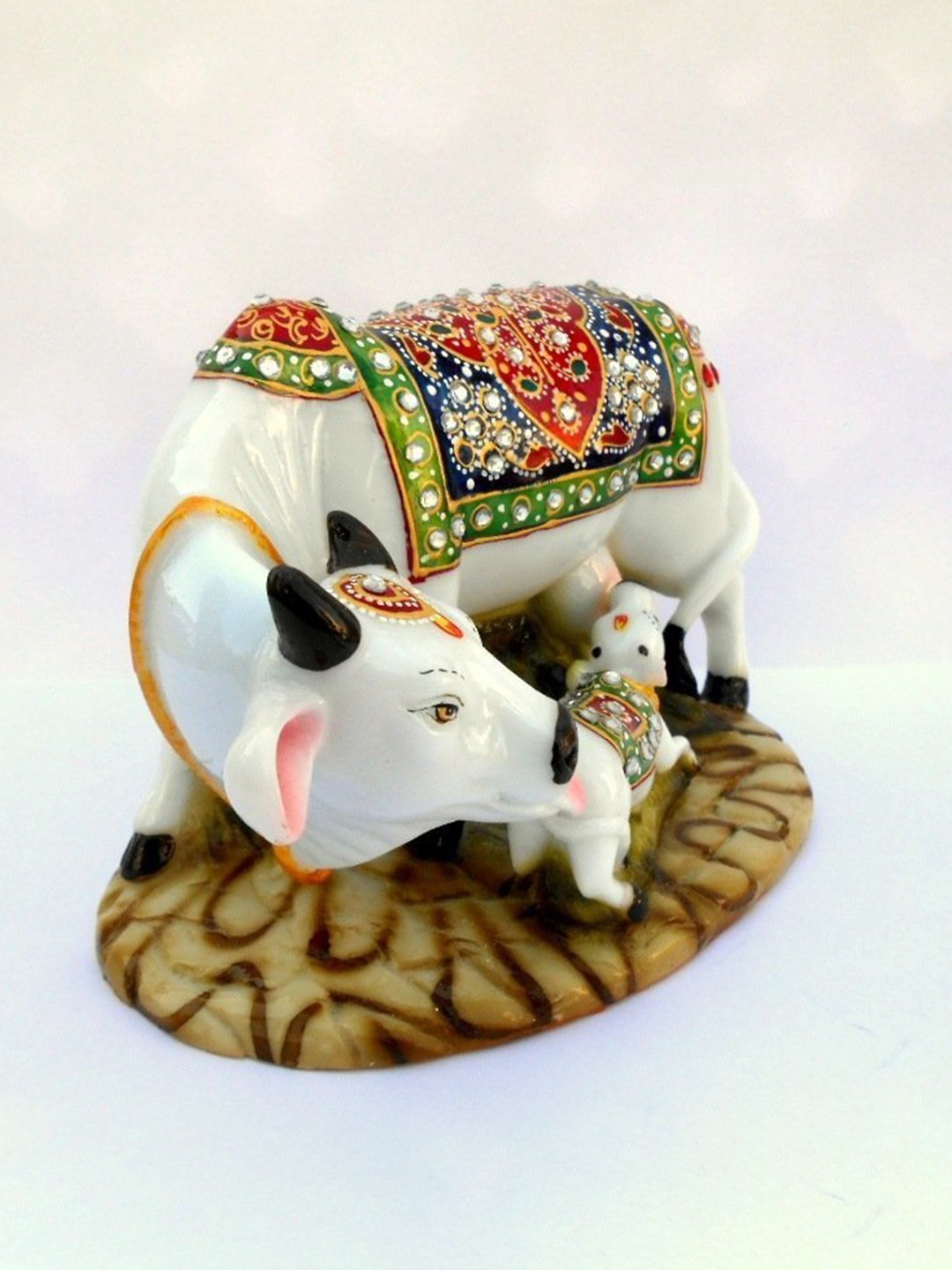 

Perpetual White Cow & Calf Idol Showpiece