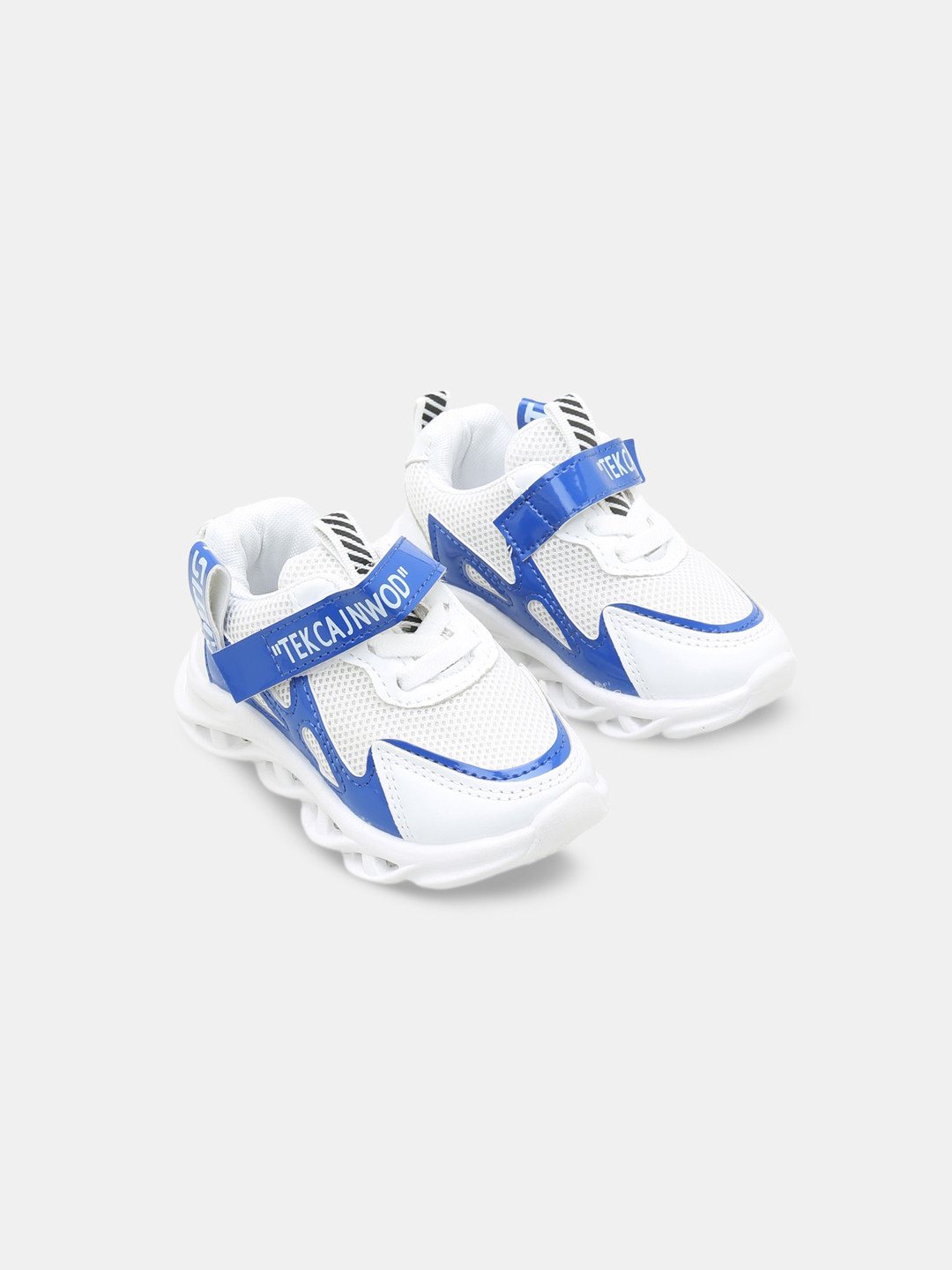 

Hopscotch Kids Colourblocked Sneakers, Blue