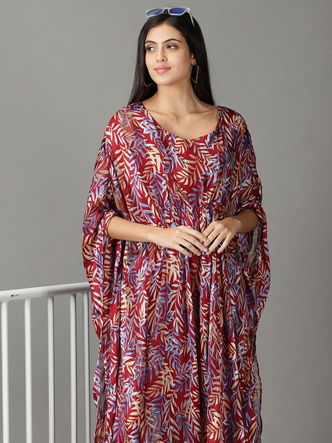 

SHOWOFF Round Neck Ethnic Motifs Satin Kaftan Midi Dress, Maroon