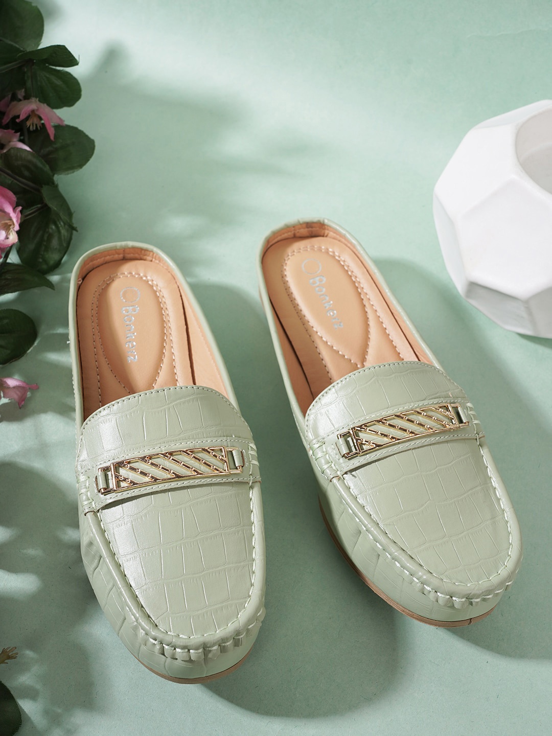

ICONICS Women Embellished Mules, Green