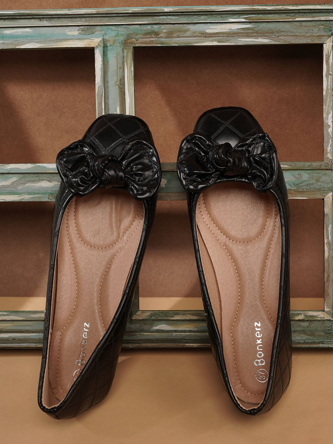 

ICONICS Women Ballerinas With Bows, Black