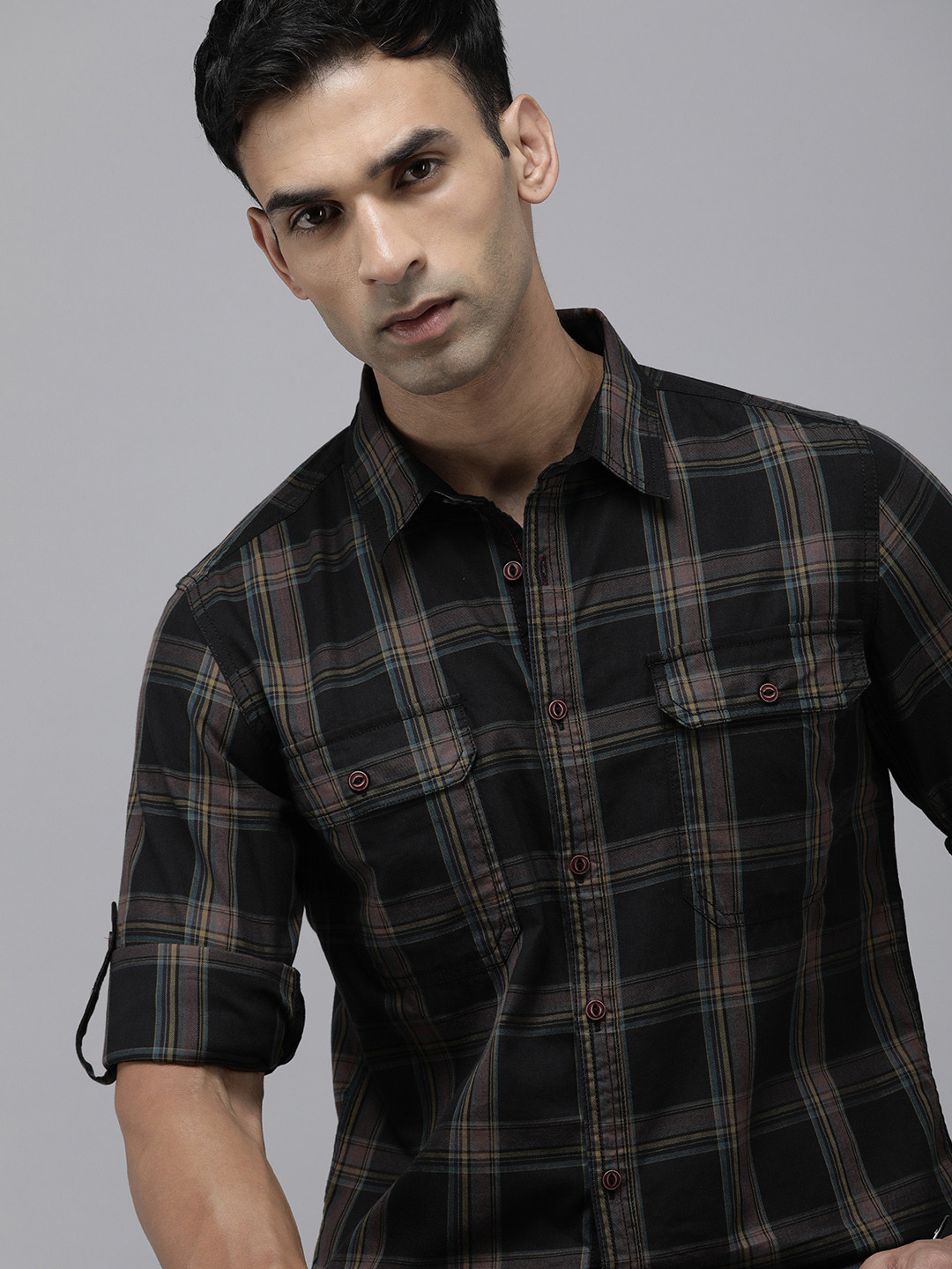 

The Roadster Life Co. Men Checked Pure Cotton Casual Shirt, Black