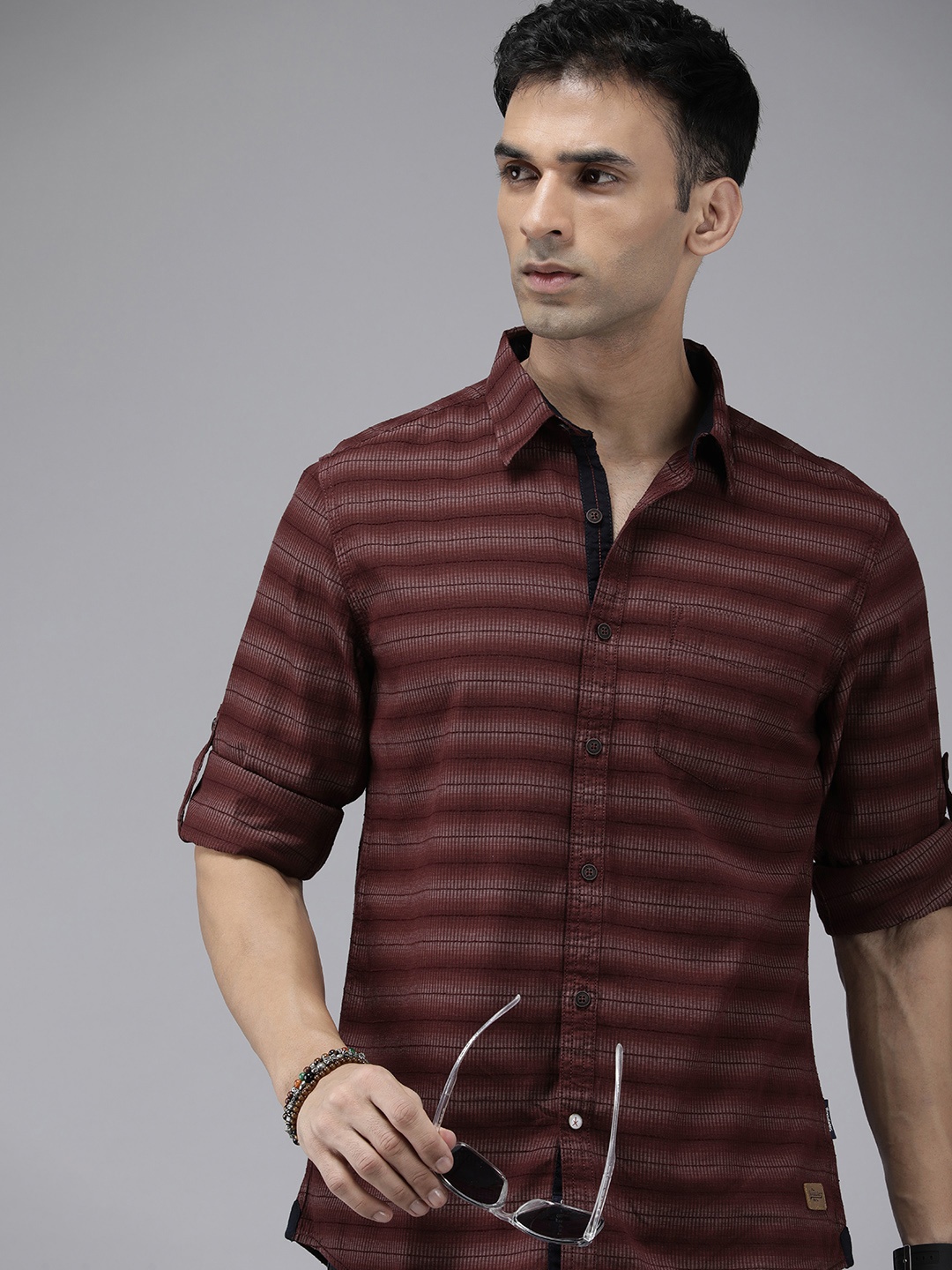 

The Roadster Lifestyle Co. Men Pure Cotton Horizontal Stripes Casual Shirt, Maroon