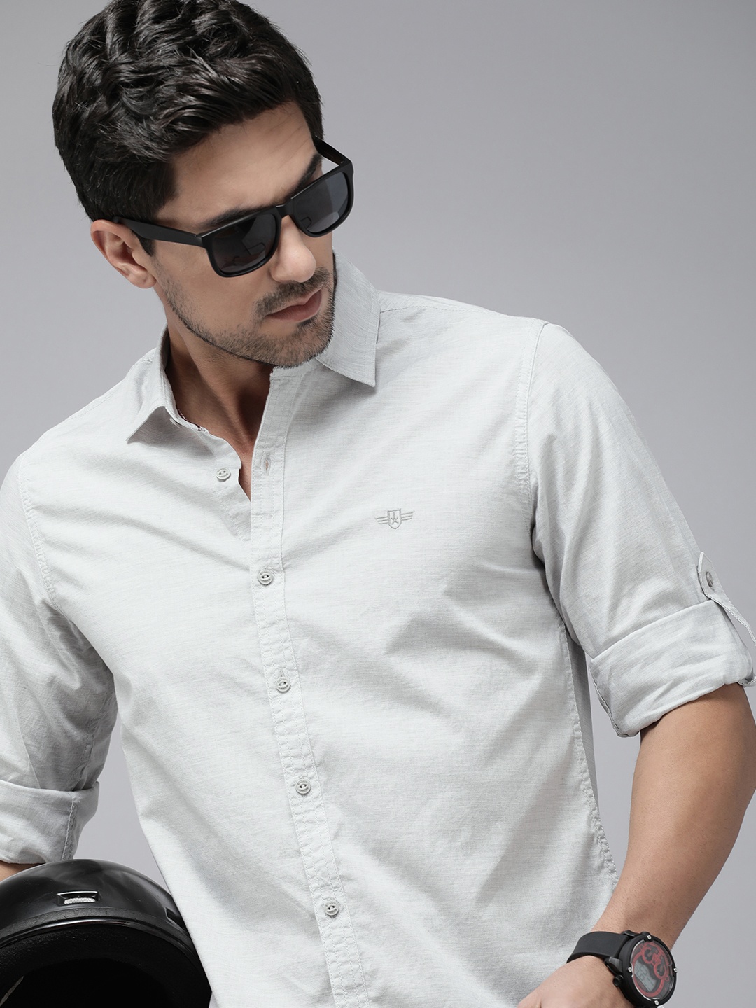 

The Roadster Lifestyle Co. Men Solid Pure Cotton Slim Fit Casual Shirt, Grey