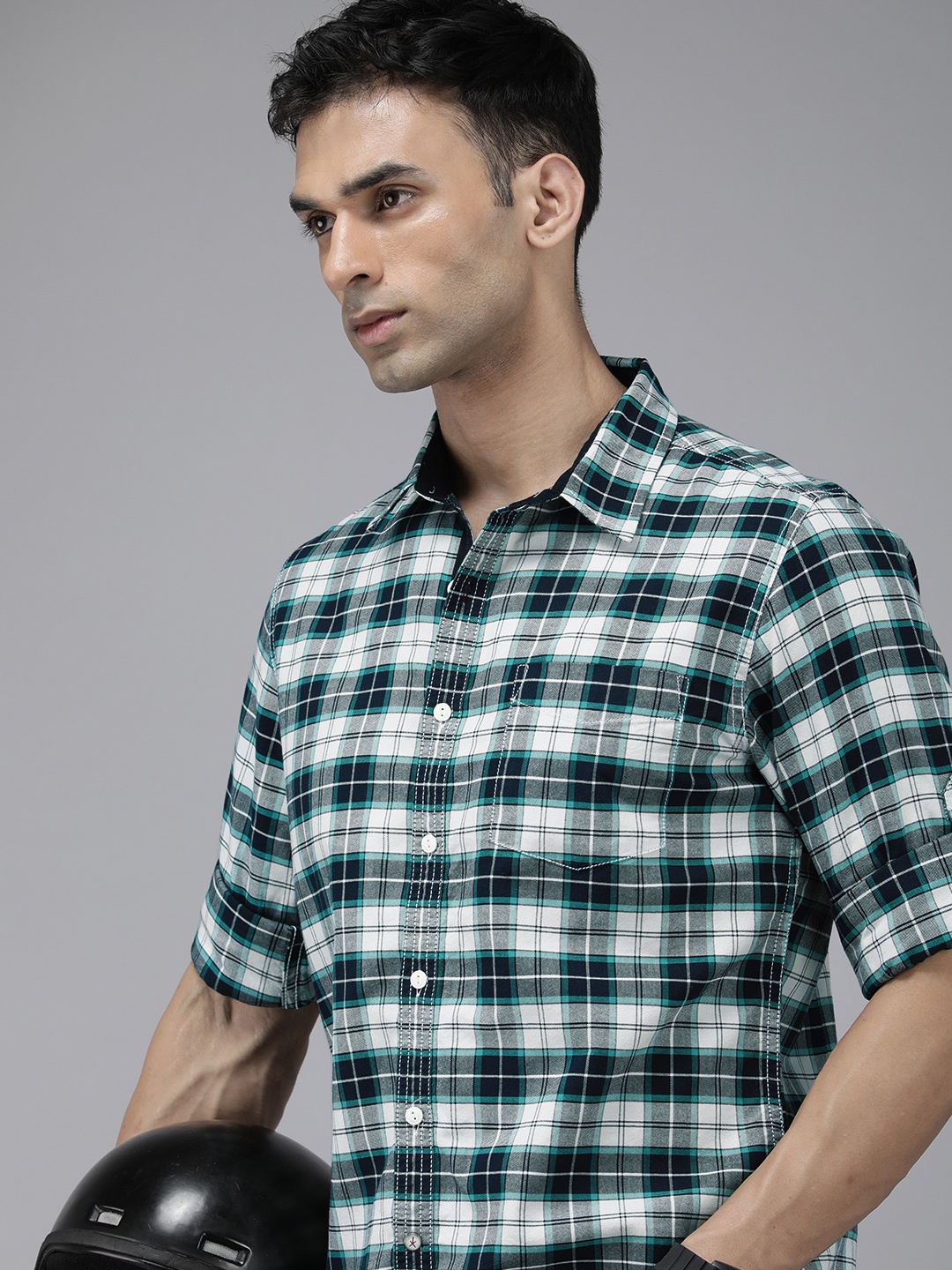

The Roadster Life Co. Men Checked Pure Cotton Casual Shirt, Green