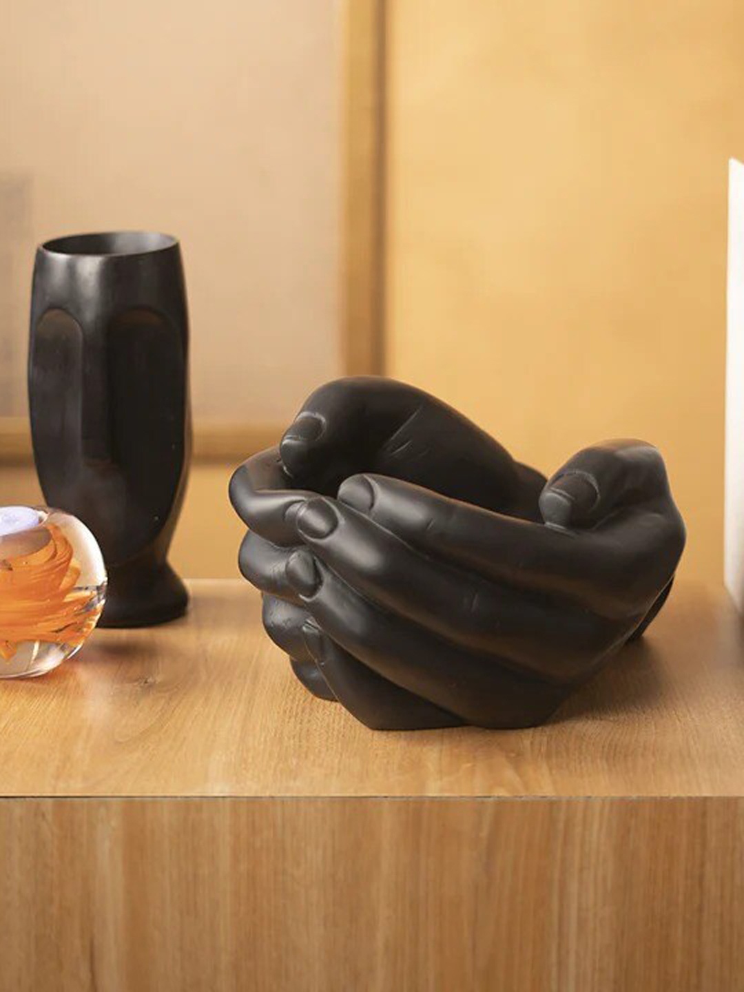 

THE ARTMENT Black Hand Shaped Planter