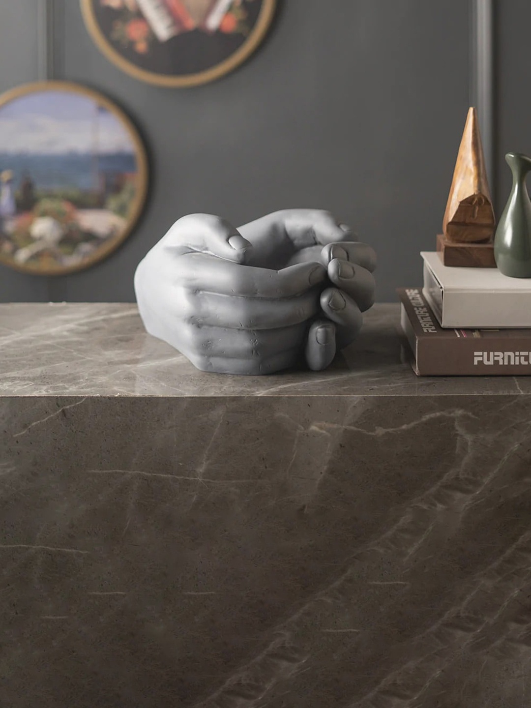 

THE ARTMENT Grey Hand Planter