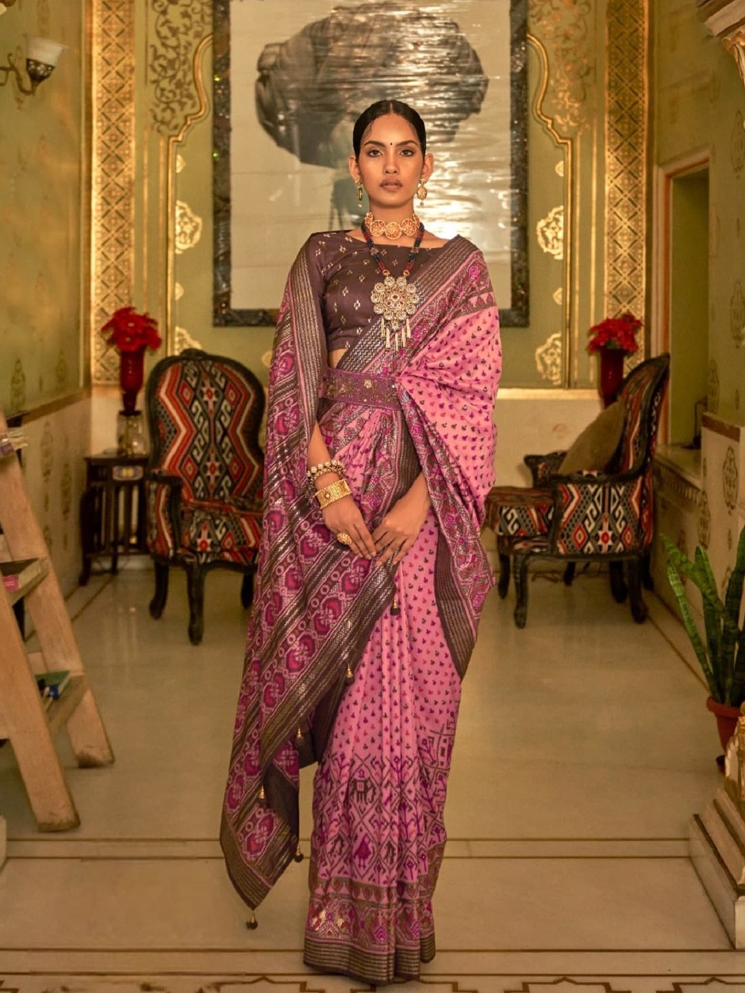 

Mitera Ethnic Motifs Silk Blend Patola Saree, Pink