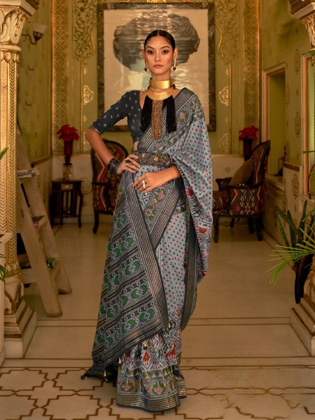 

Mitera Silk Blend Patola Saree, Grey