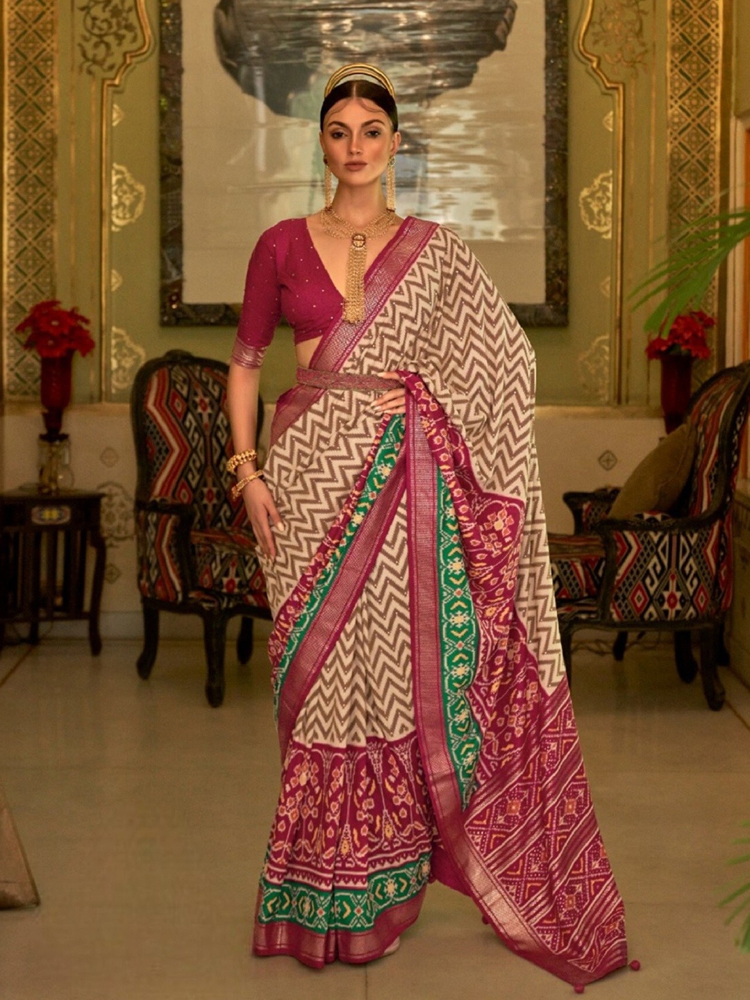 

Mitera Ethnic Motifs Zari Silk Blend Patola Saree, Maroon