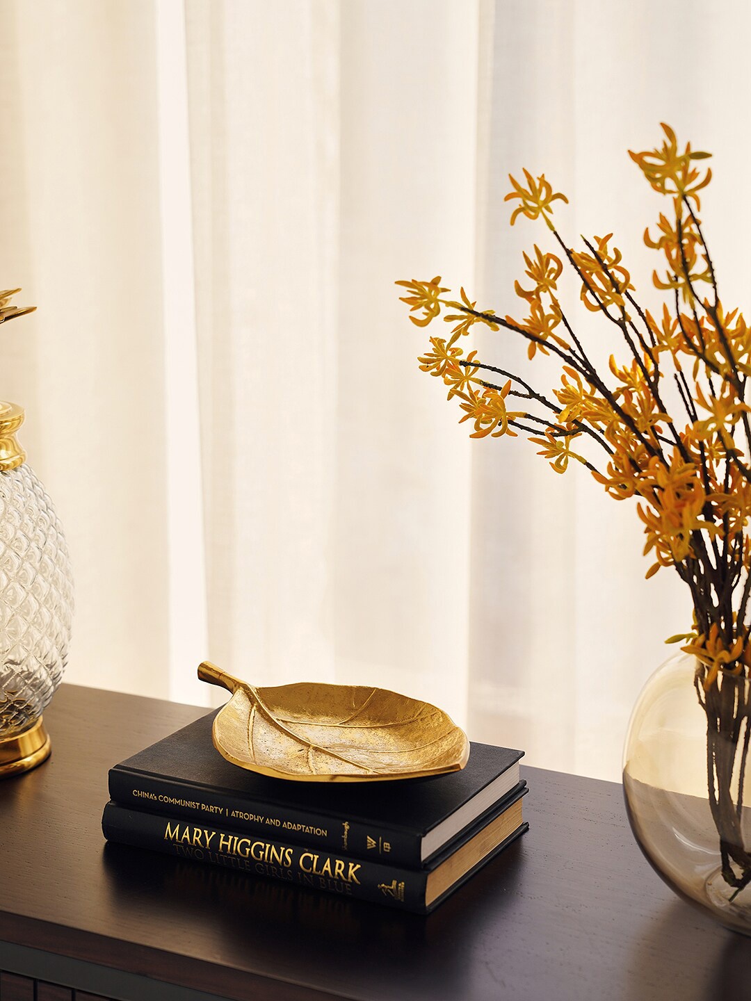 

Pure Home and Living Gold-Toned Leaf Showpieces