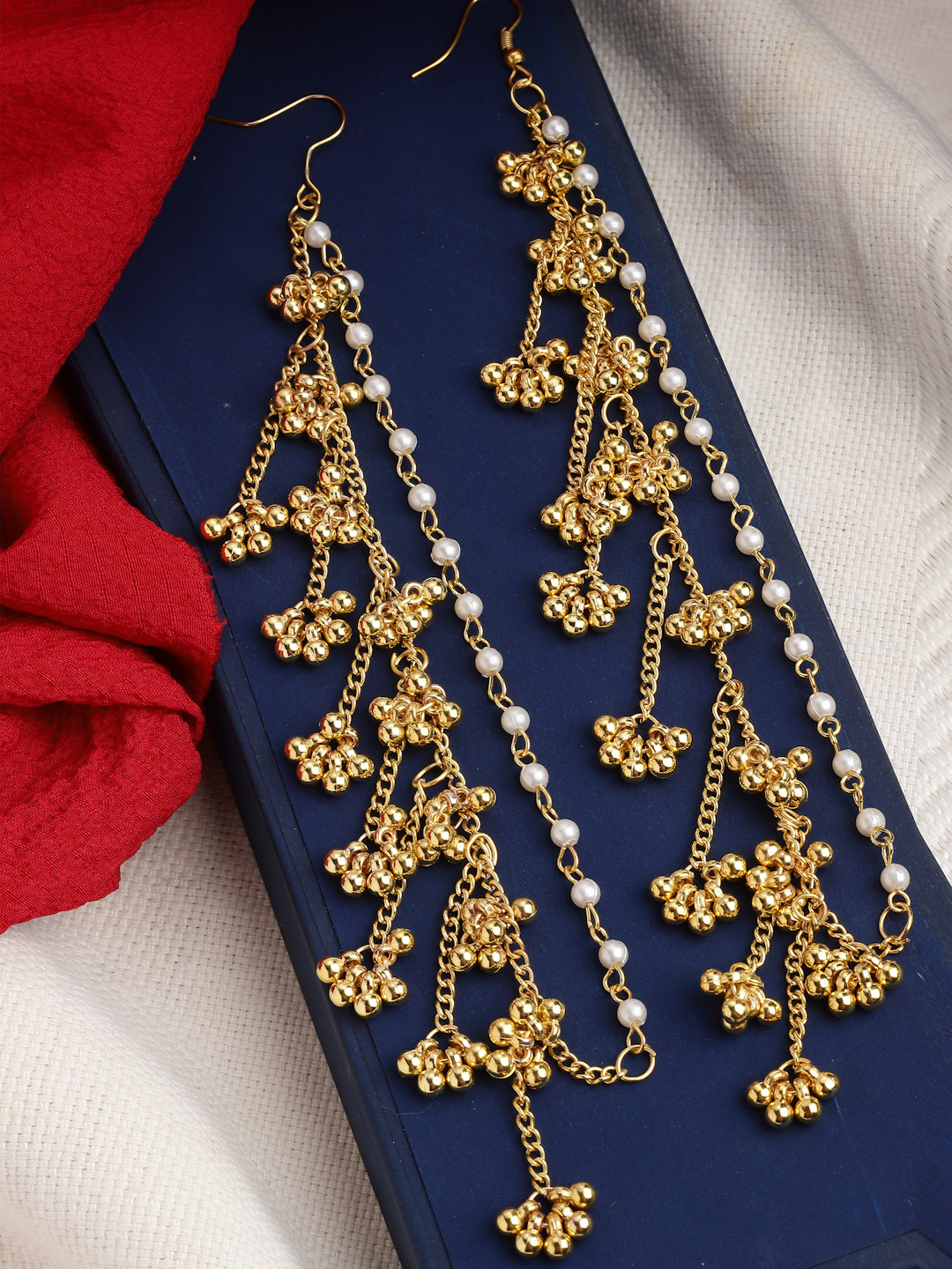 

PANASH Gold-Plated Pearls Studded Classic Ear Chain, White