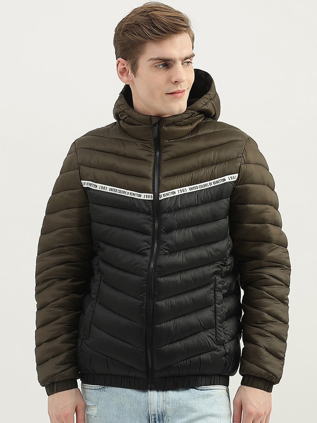 

United Colors of Benetton Men Colourblocked Hooded Puffer Jacket, Green