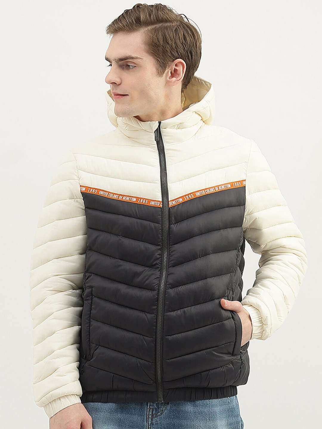 

United Colors of Benetton Men Colourblocked Hooded Quilted Jacket, Black