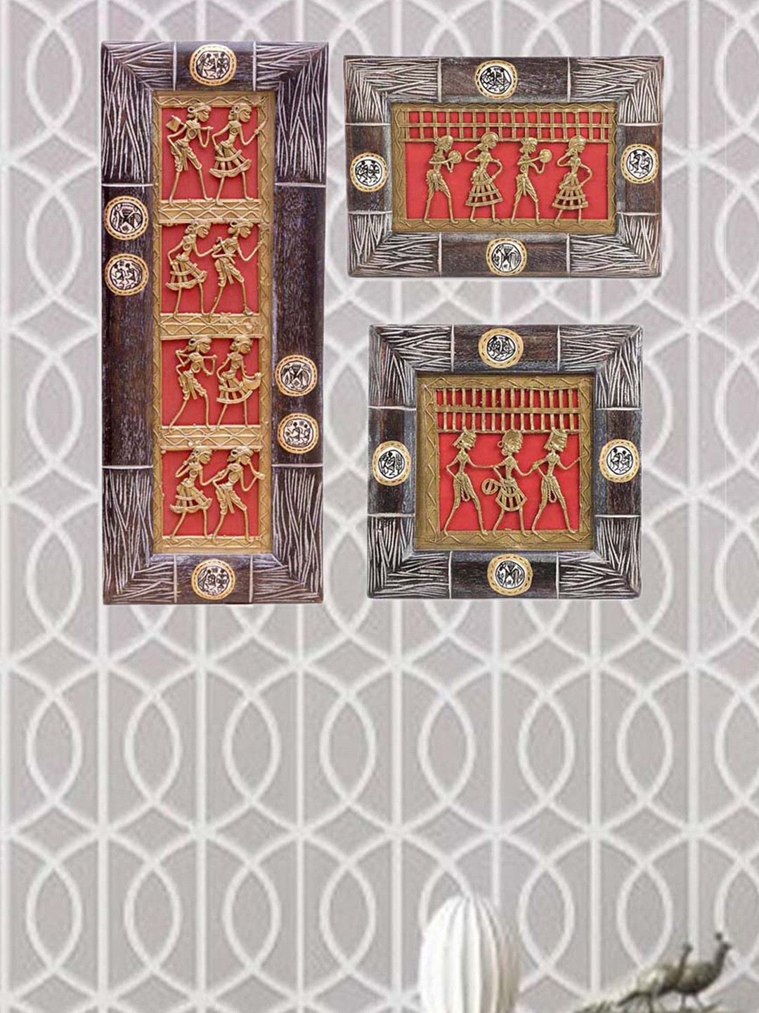 

VarEesha Brown Set of 3 Wooden Wall Hangings