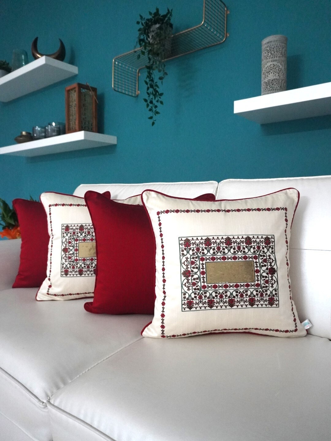 

TARA- Sparkling Homes Cream-Coloured & Red Set of 4 Floral Square Cushion Covers