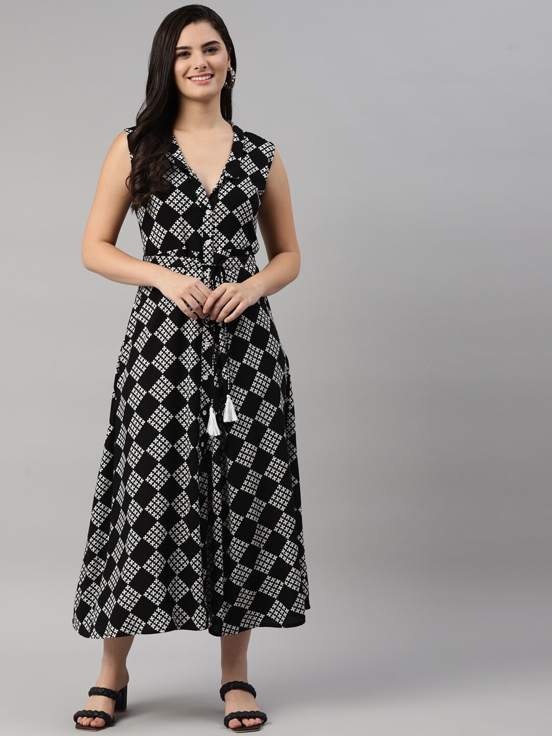 

HERE&NOW Women Printed Fit & Flare Maxi Dress, Black