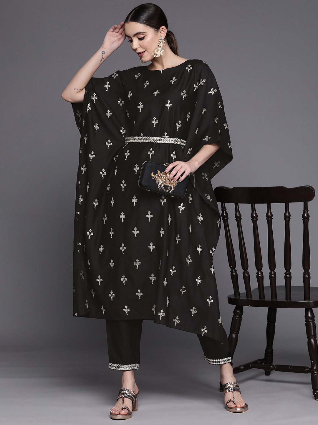 

Indo Era Women Ethnic Motifs Embroidered Sequinned Liva Kurta With Trousers, Black