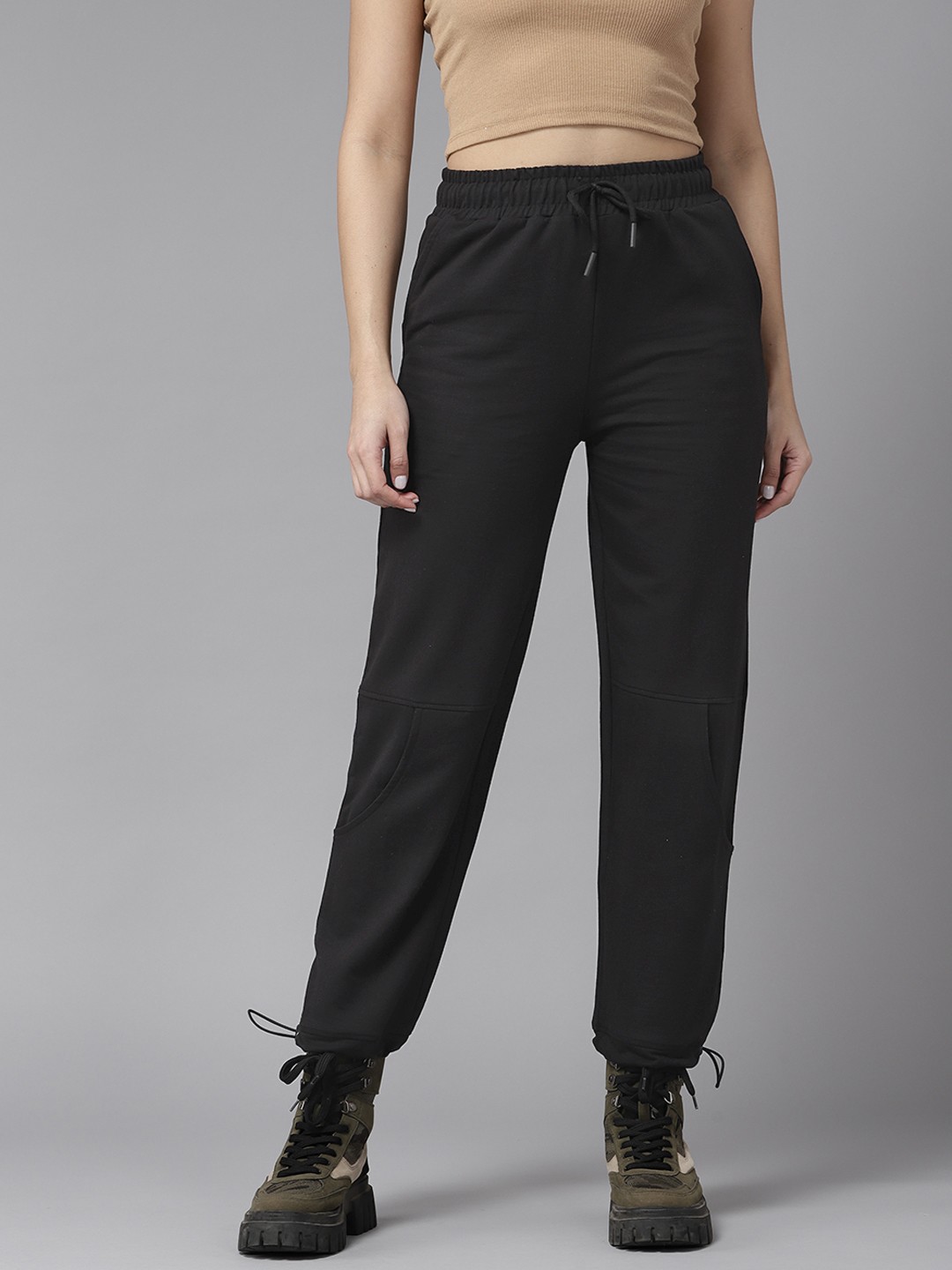 

Roadster Women Straight Fit Cropped Joggers With Toggle Hem, Black
