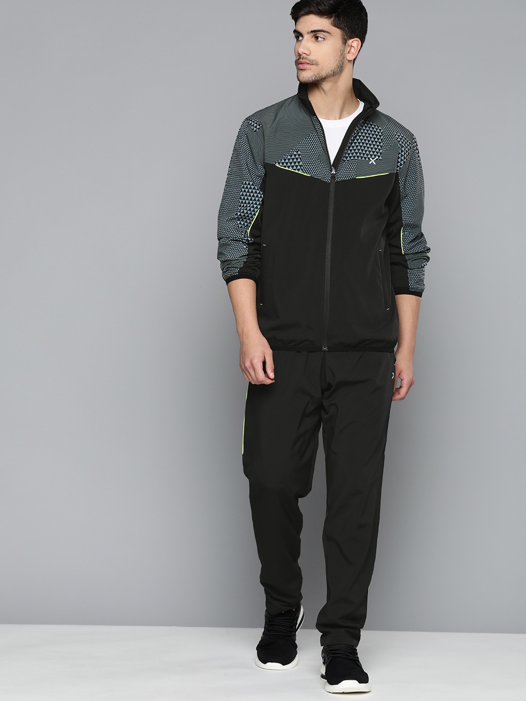 

HRX by Hrithik Roshan Men Geometric Print Tracksuit, Black