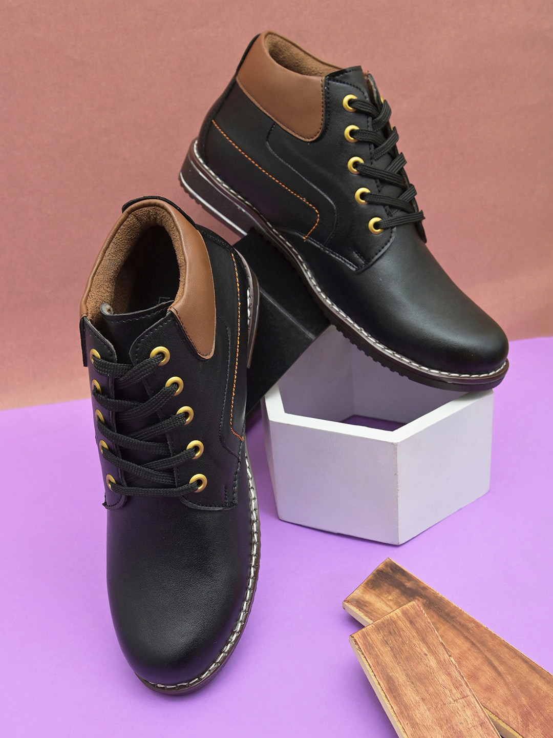 

Roadster Men Casual Heeled Boots, Black