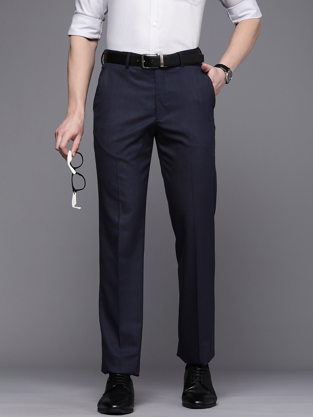 

Louis Philippe Men Self-Checked Slim Fit Trousers, Navy blue