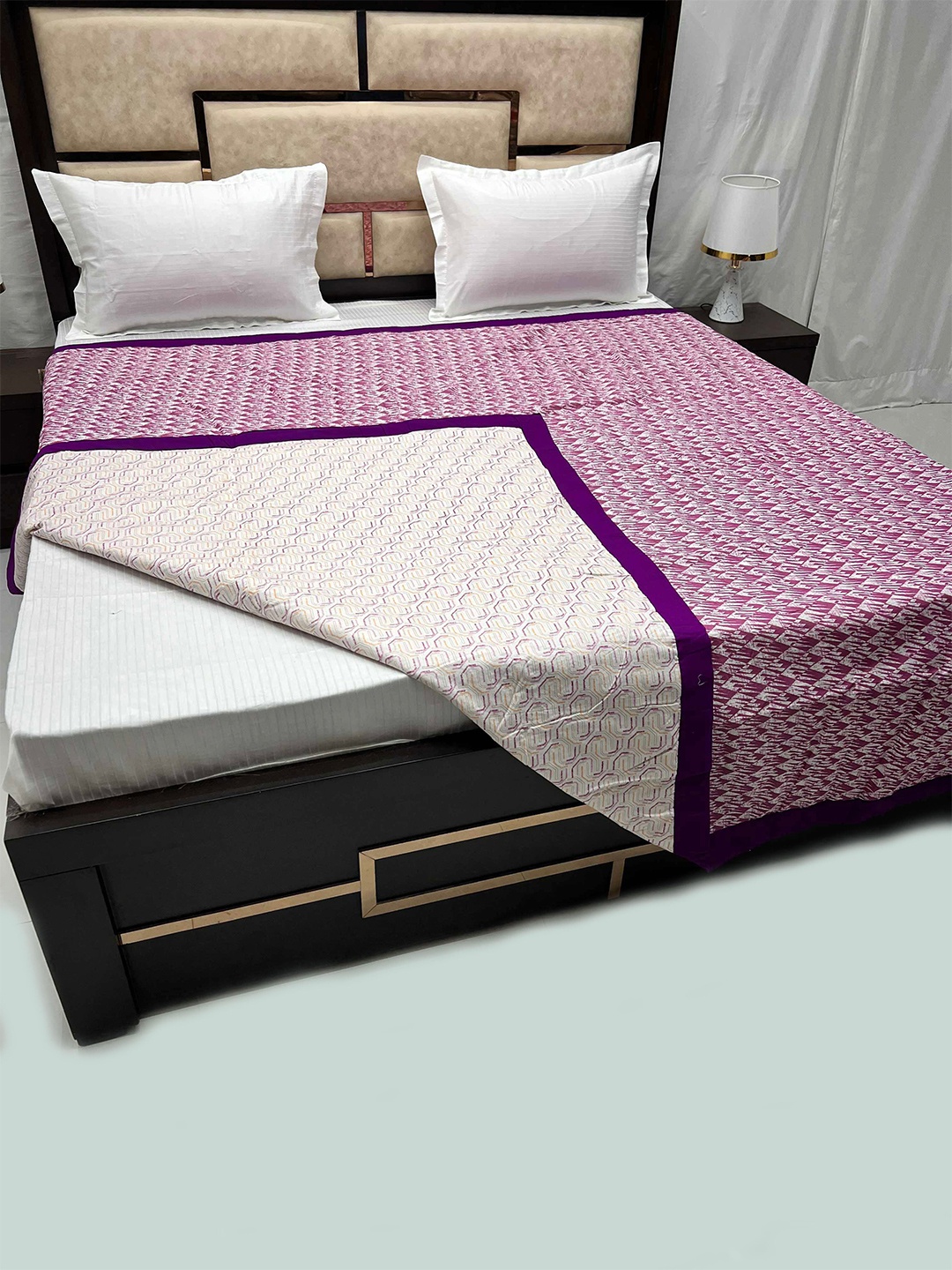 

Pure Decor Purple & White Geometric 210 GSM Pure Cotton Reversible Double Bed Dohar