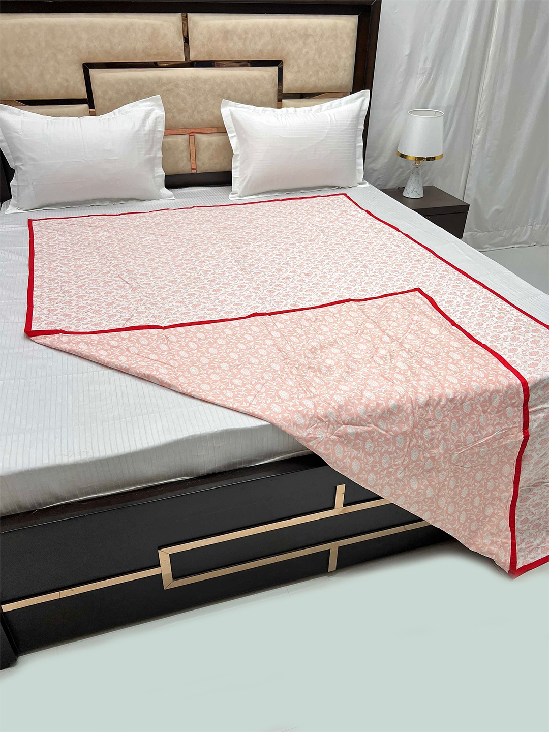 

Pure Decor Off White & Peach Floral 210 GSM Pure Cotton Reversible Single Bed Dohar