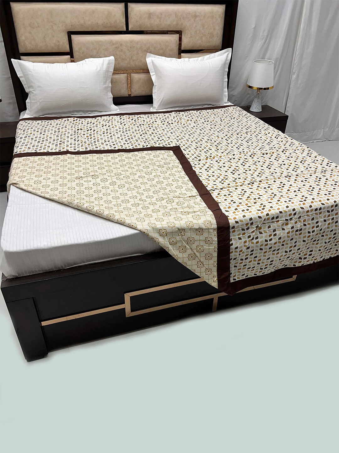 

Pure Decor White & Beige Geometric AC Room 210 GSM Pure Cotton Reversible Double Bed Dohar
