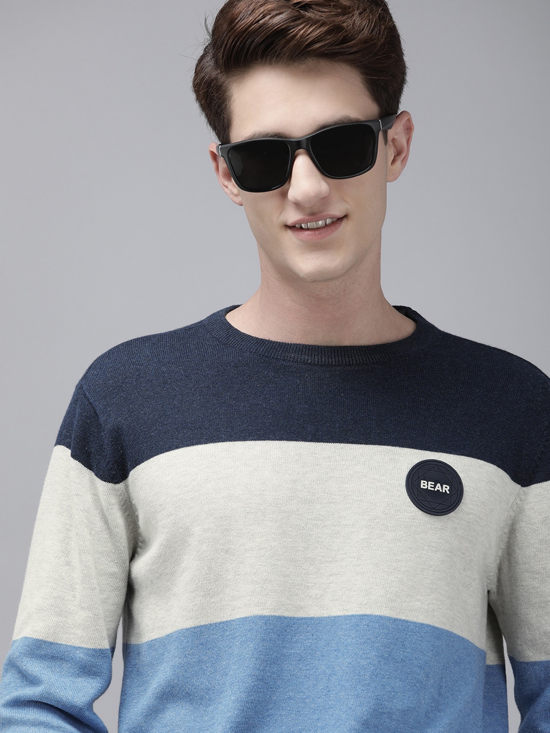 

THE BEAR HOUSE Men Colourblocked Slim Fit T-shirt, Off white