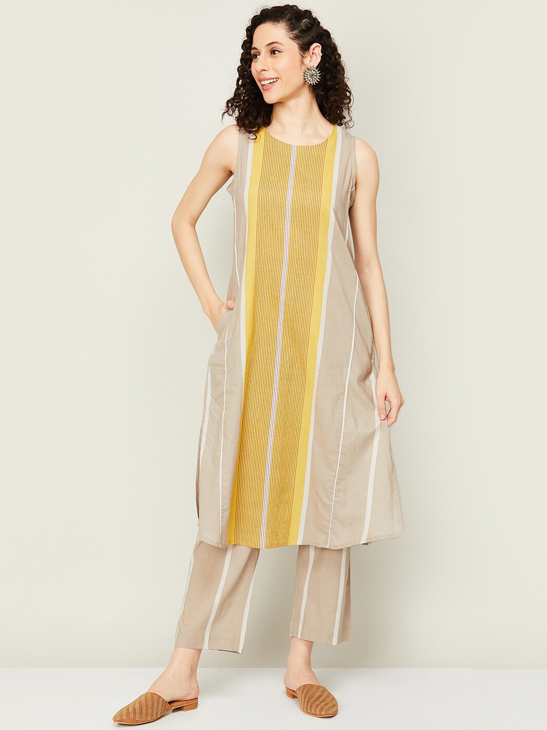 

Melange by Lifestyle Women Striped Pure Cotton Kurta with Trousers, Grey