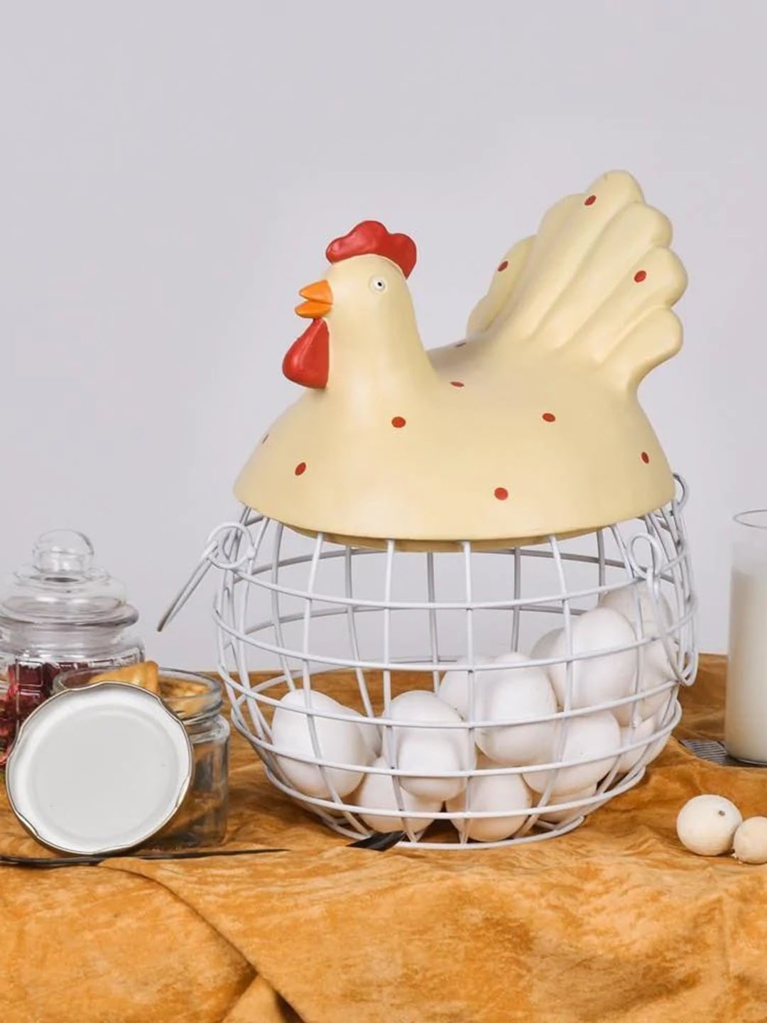 

THE ARTMENT Cream & White Metal Rooster Basket