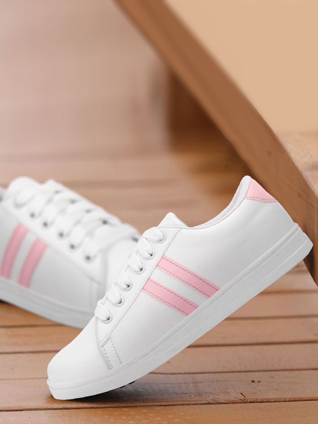 

Bella Toes Women Striped Lightweight Sneakers, White
