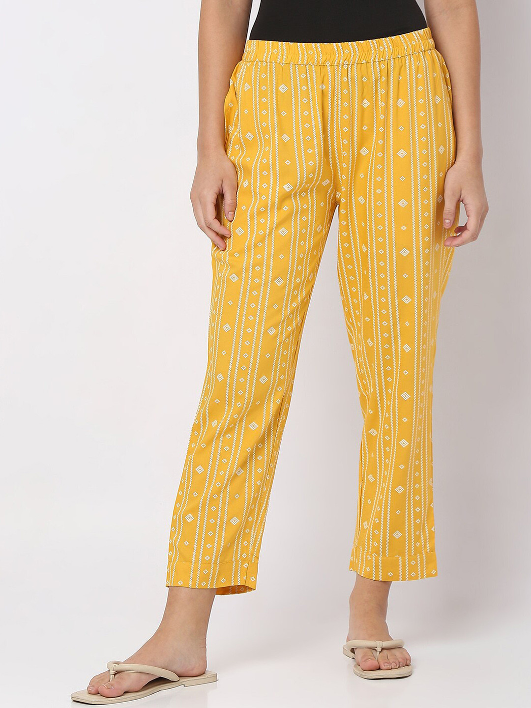 

Smarty Pants Women Cotton Printed Lounge Pant, Yellow