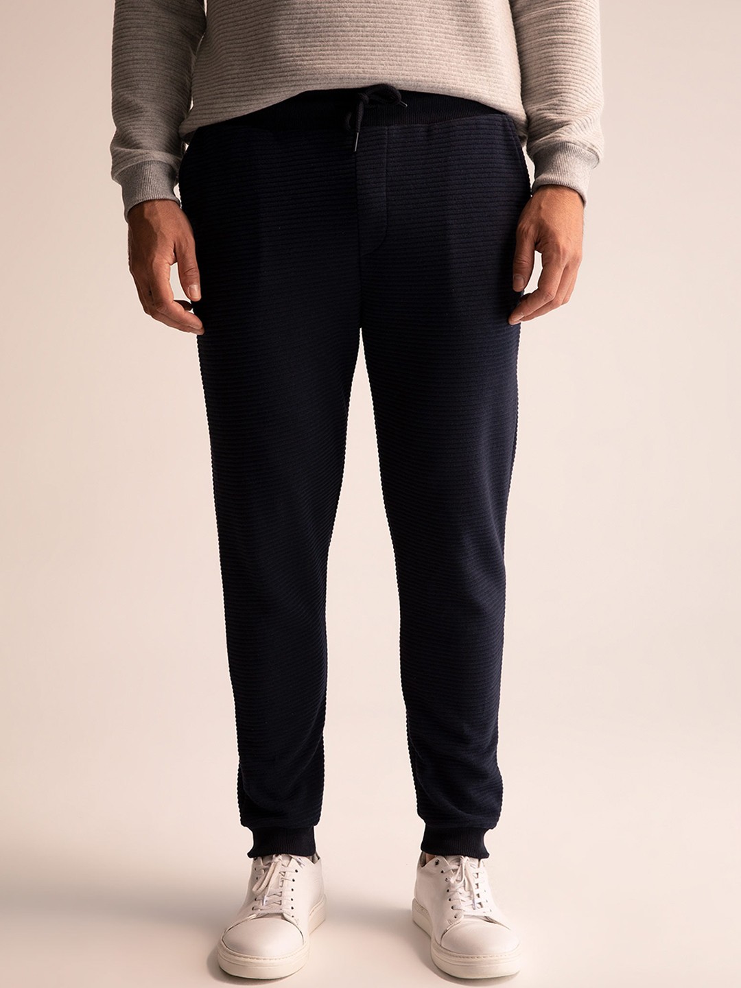 

DeFacto Men Mid-Rise Regular Fit Joggers, Navy blue