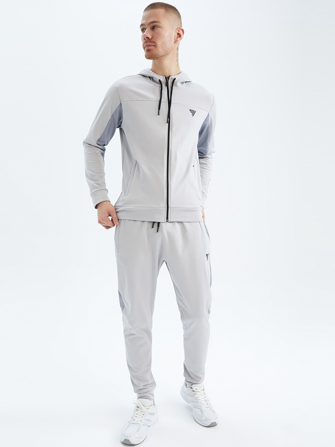 

DeFacto Men Mid-Rise Regular Fit Joggers, Grey