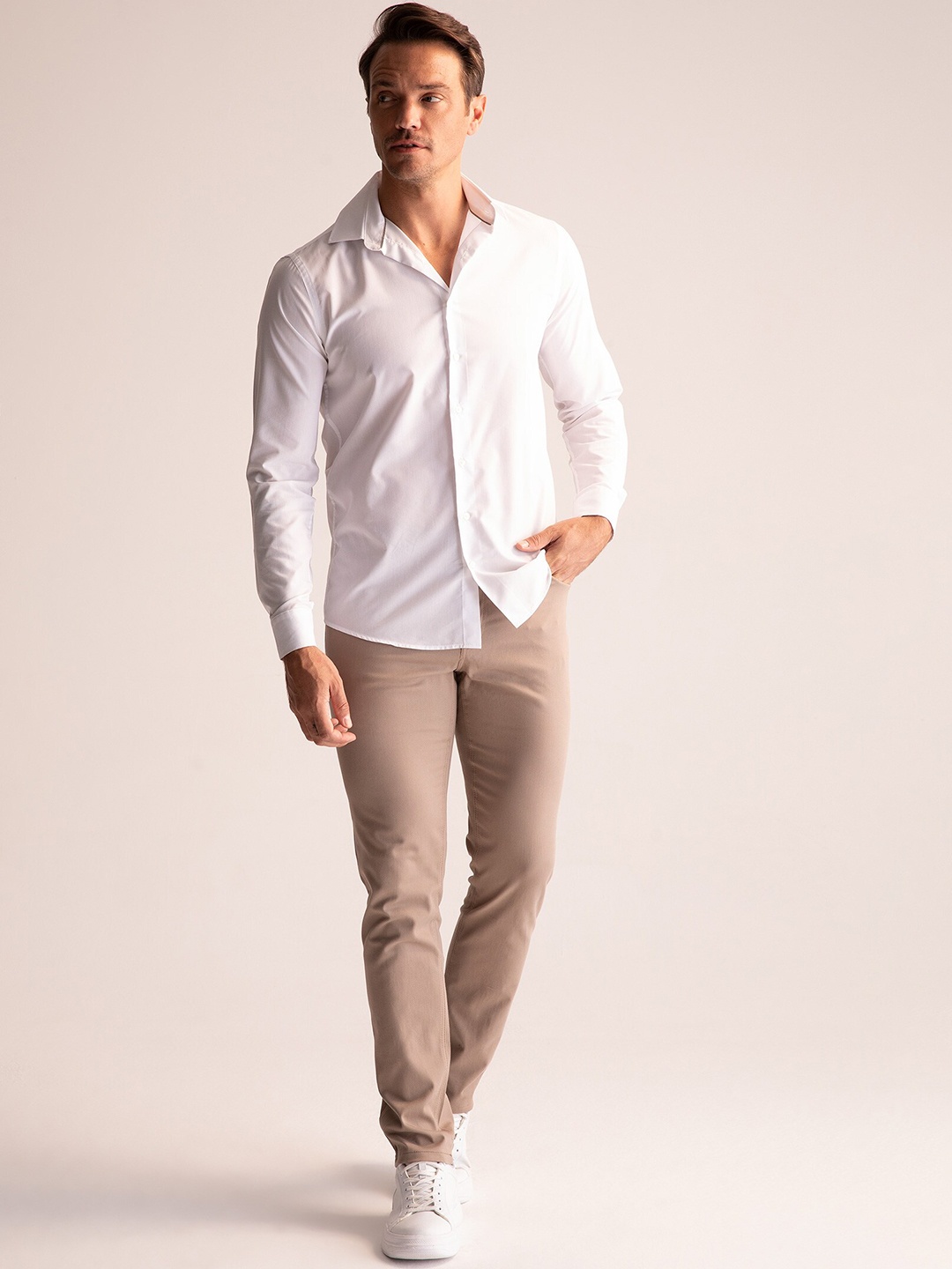 

DeFacto Men Mid-Rise Regular Fit Trousers, Beige