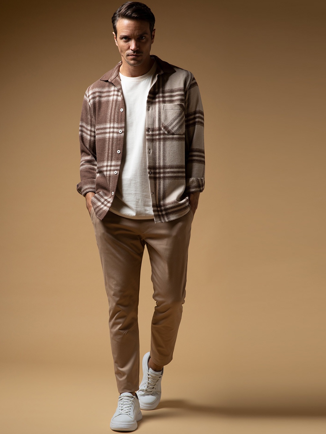 

DeFacto Men Mid-Rise Regular Fit Trousers, Beige