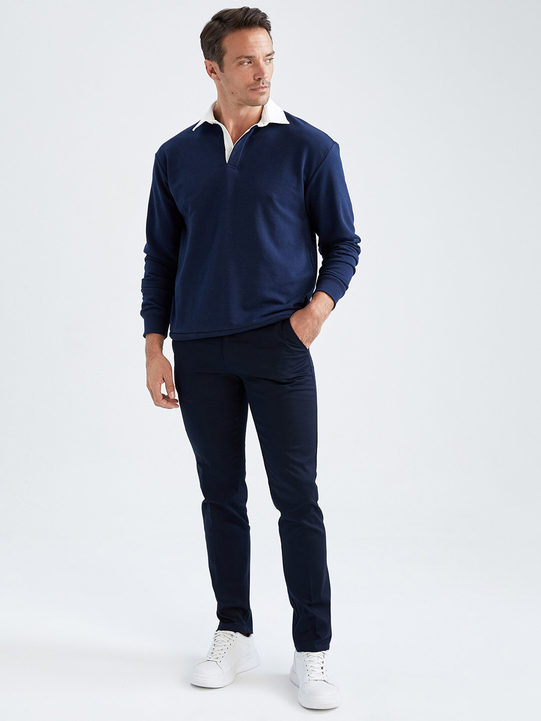 

DeFacto Men Mid- Rise Regular Fit Trousers, Navy blue