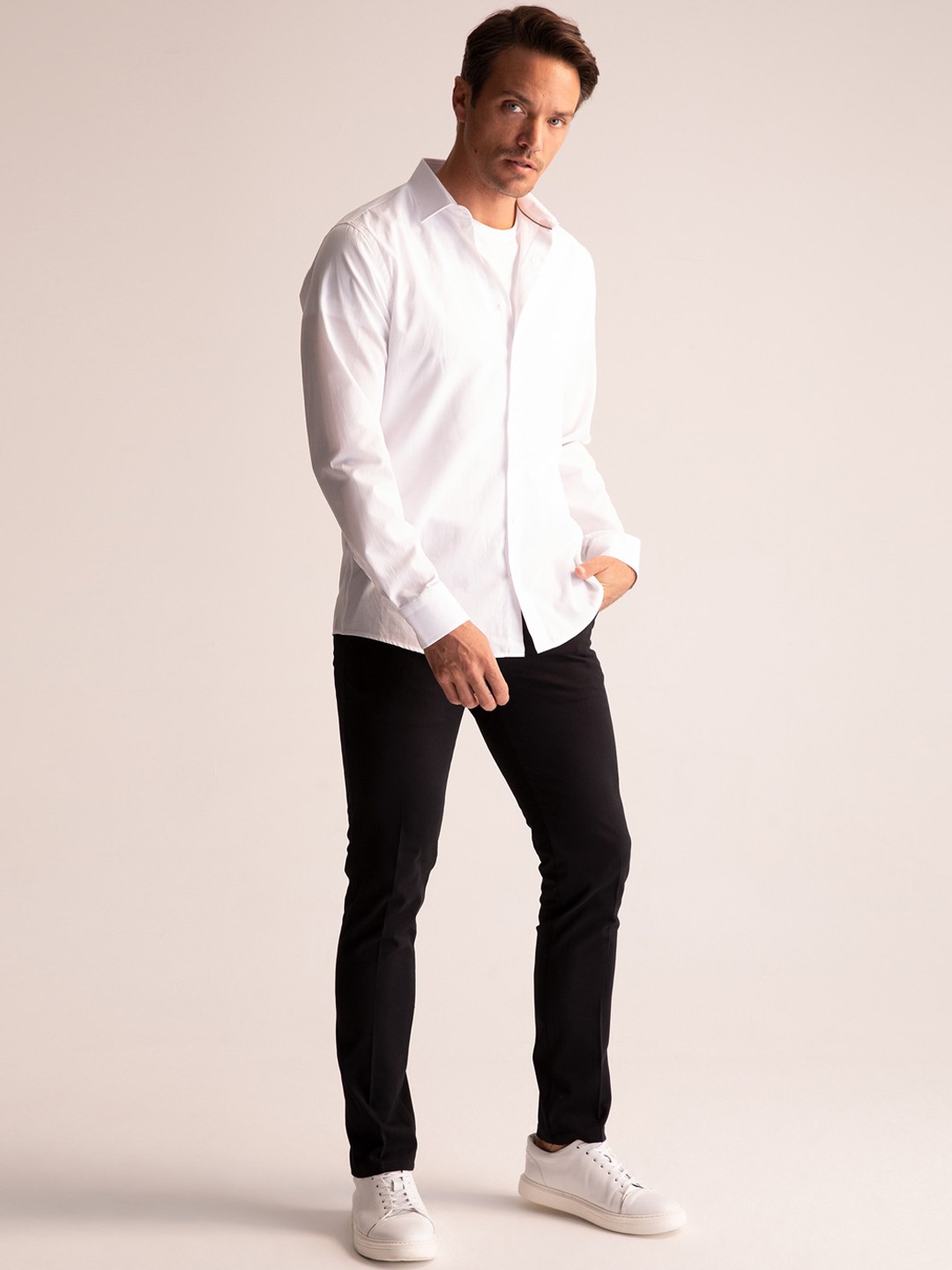 

DeFacto Men Plain Chinos Trousers, Black