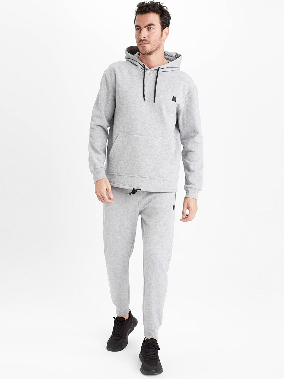 

DeFacto Men Solid Joggers, Grey
