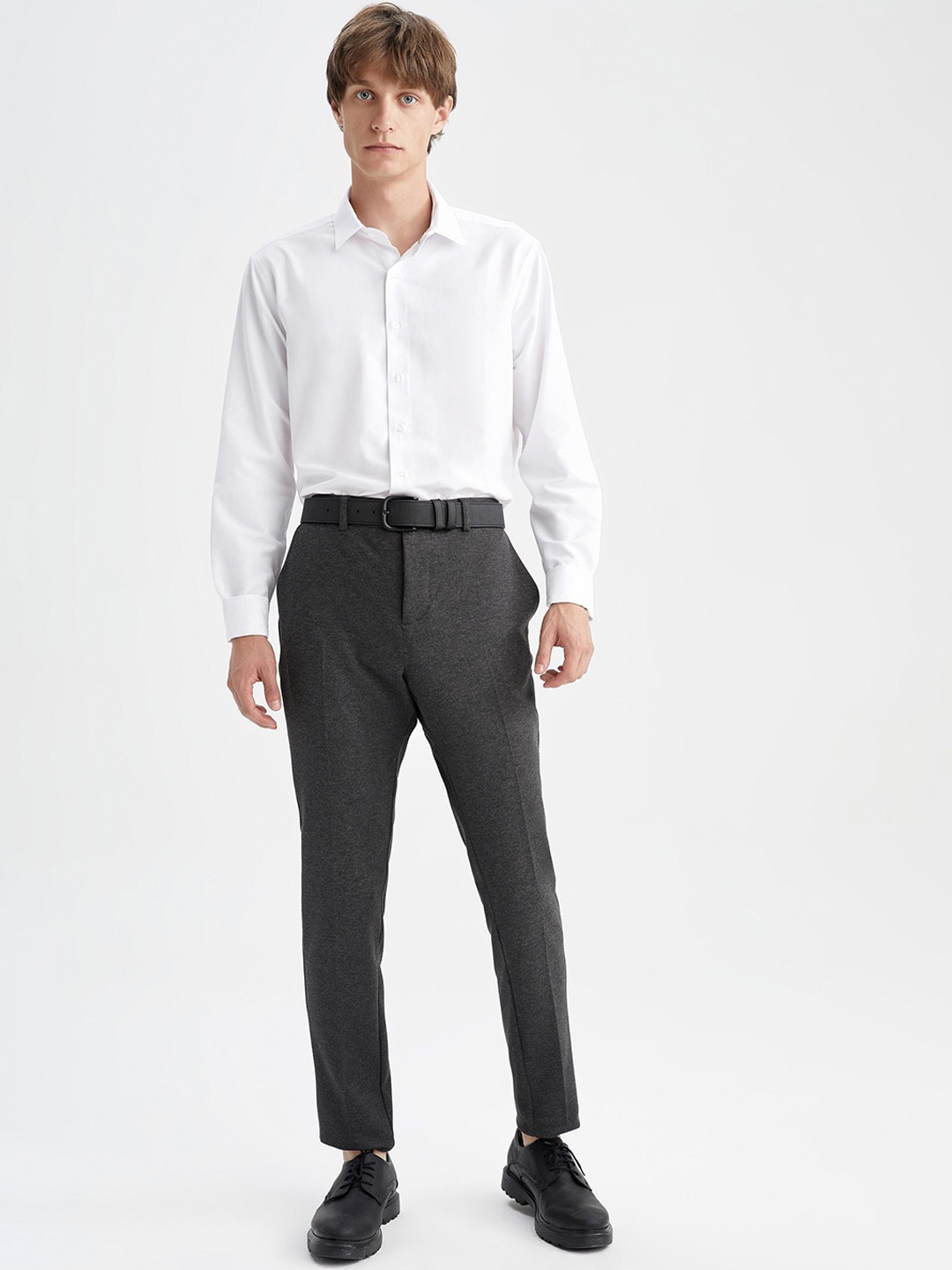

DeFacto Men Solid Formal Trousers, Grey melange