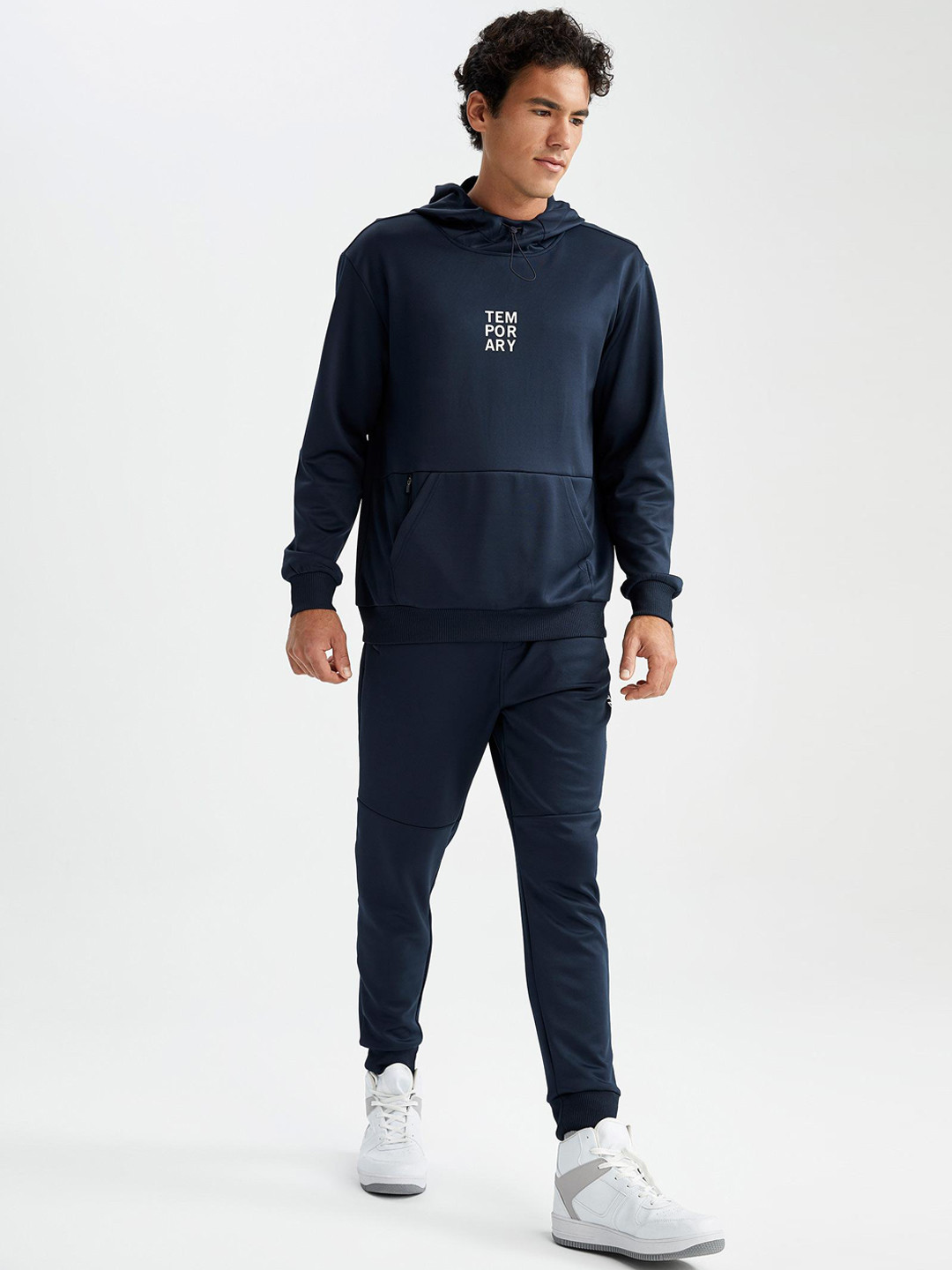 

DeFacto Men Solid Joggers, Navy blue