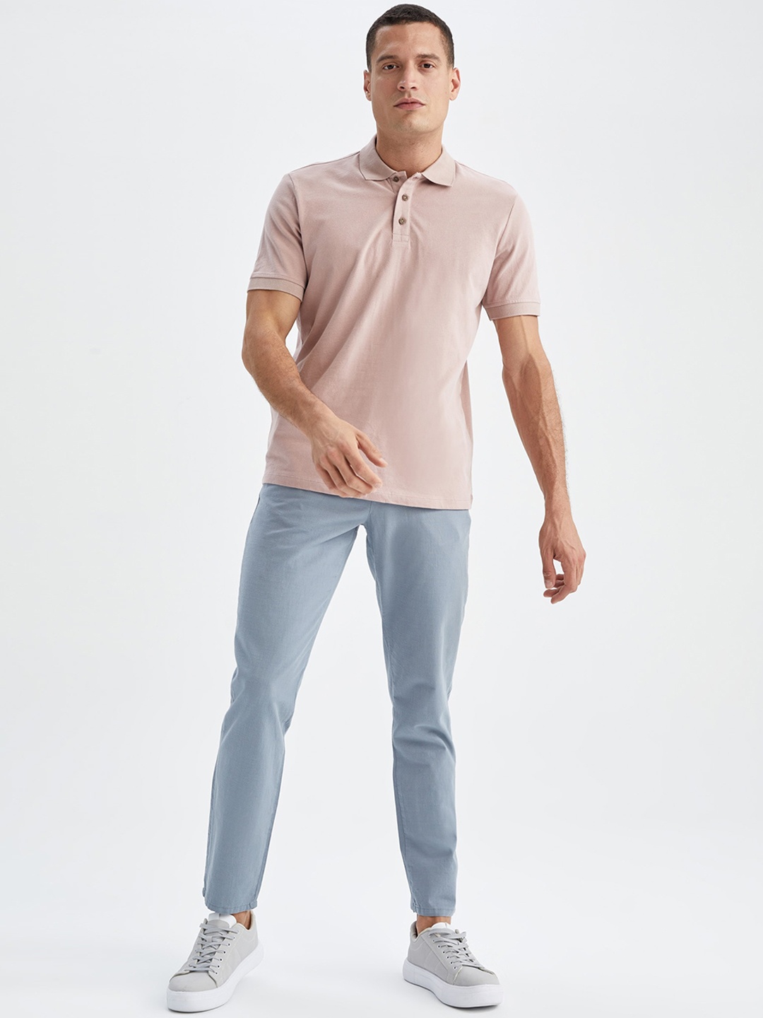 

DeFacto Men Solid Pure Cotton Trousers, Grey