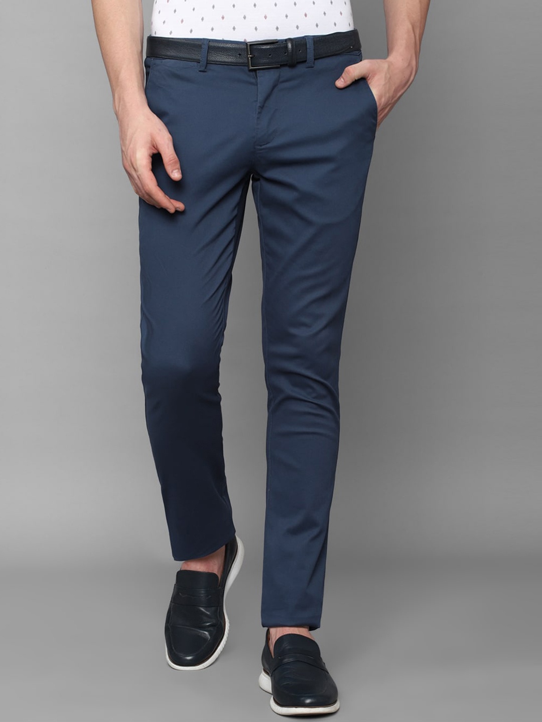 

Louis Philippe Sport Men Slim Fit Trousers, Navy blue